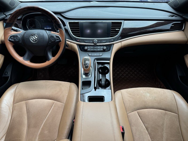 济宁17年别克君越8