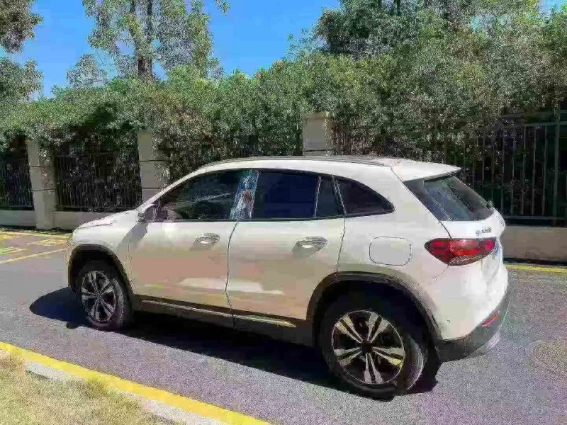 珠海22年奔驰GLA7