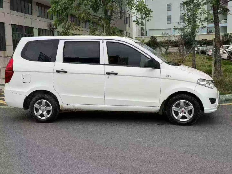 珠海17年五菱汽车宏光2