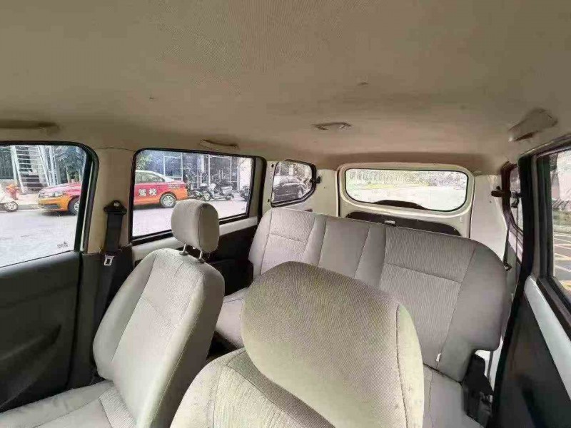 珠海17年五菱汽车宏光4