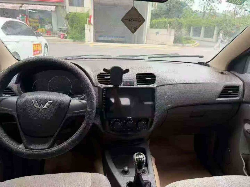 珠海17年五菱汽车宏光5