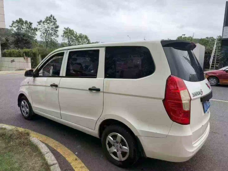 珠海17年五菱汽车宏光8