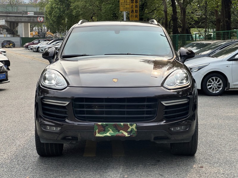 东莞18年保时捷卡宴1