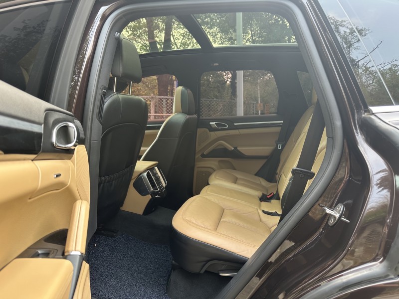 东莞18年保时捷卡宴5