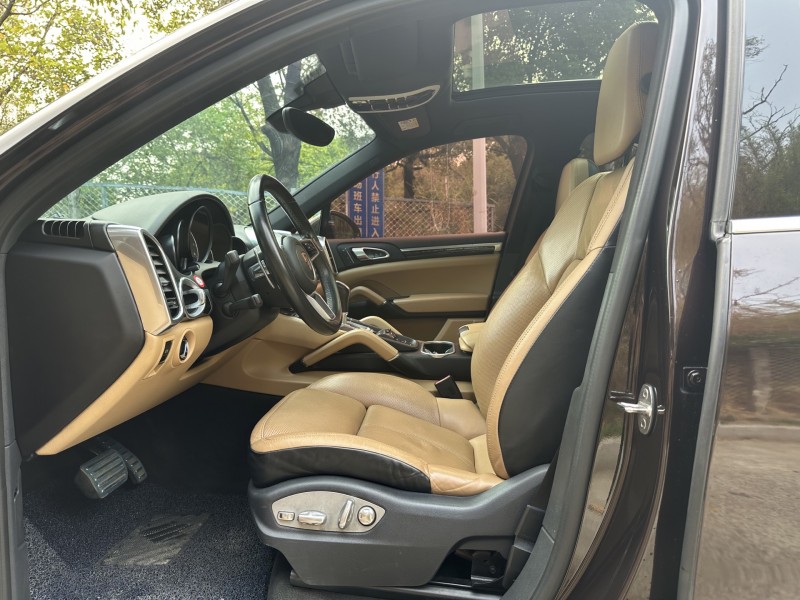 东莞18年保时捷卡宴6