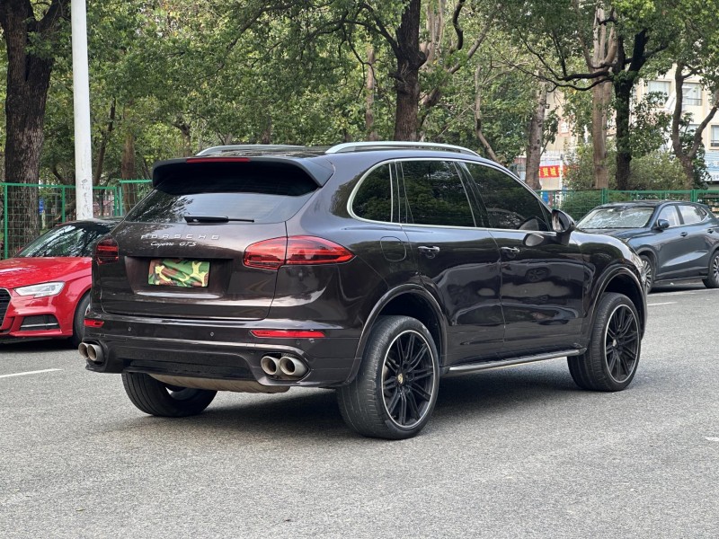 东莞18年保时捷卡宴8