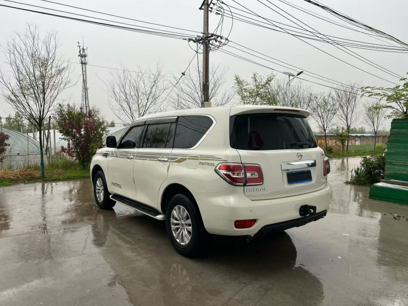 徐州18年日产途乐3