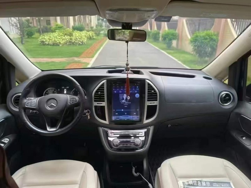 广州21年奔驰威霆5