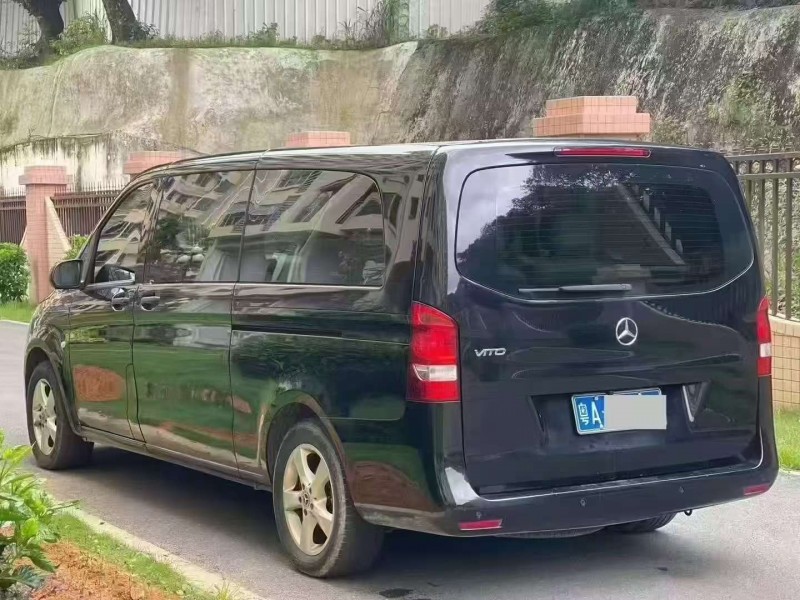 广州21年奔驰威霆7