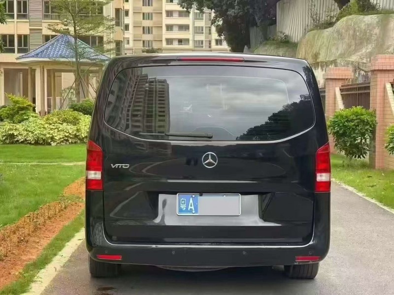 广州21年奔驰威霆9