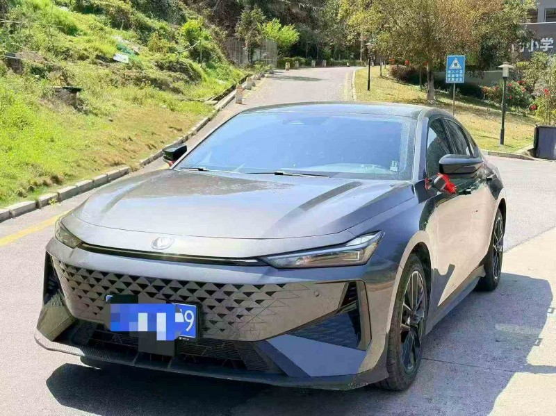 三明25年长安汽车UNI2