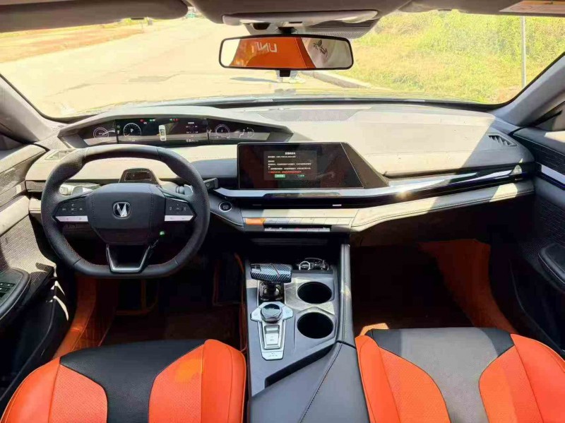 三明25年长安汽车UNI5