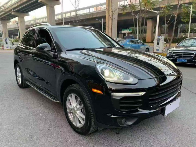 长沙17年保时捷卡宴3