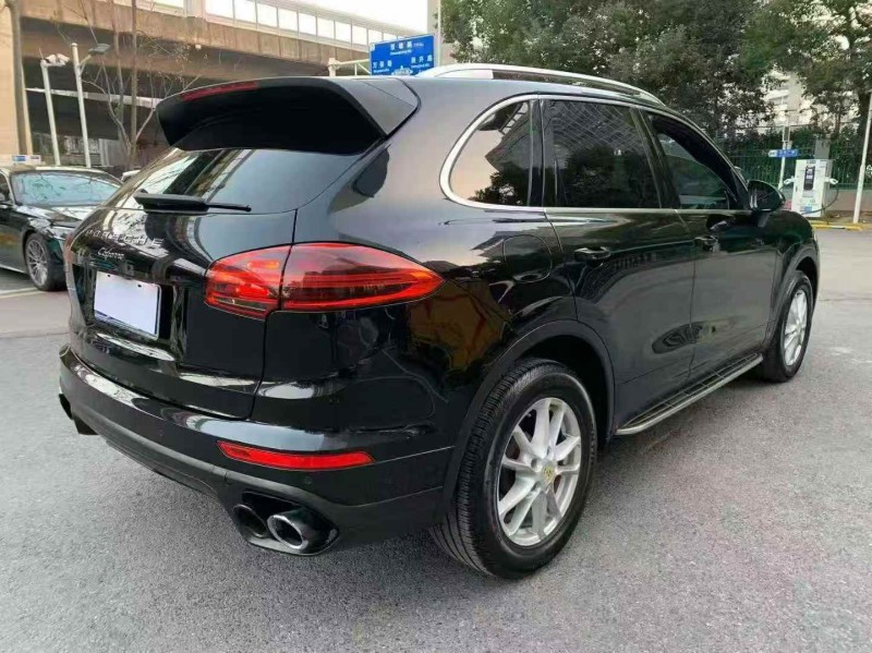 长沙17年保时捷卡宴4