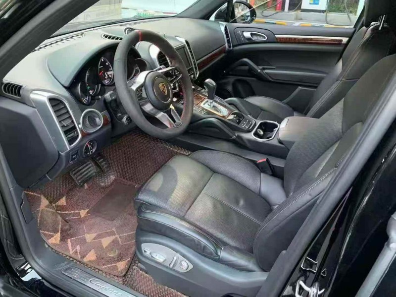 长沙17年保时捷卡宴7