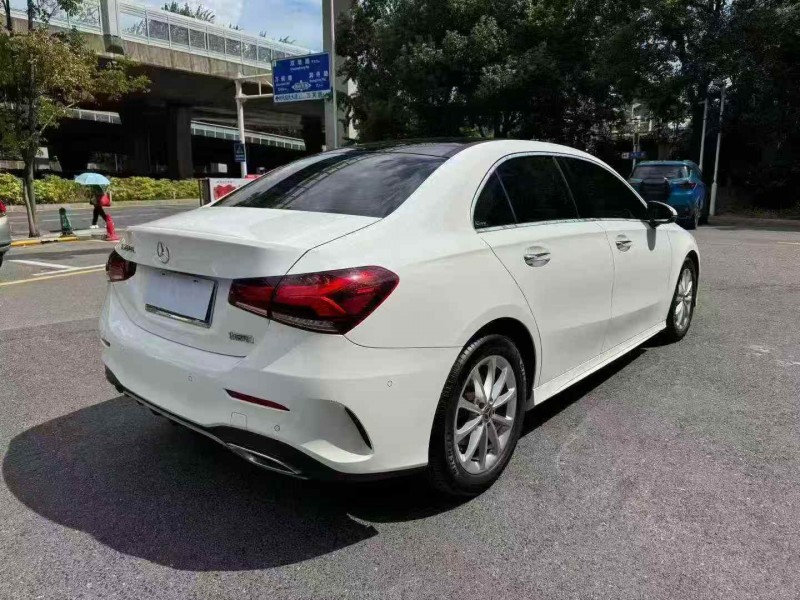 长沙19年奔驰A3