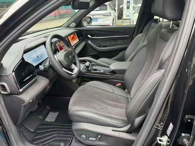 长沙25年吉利星越7