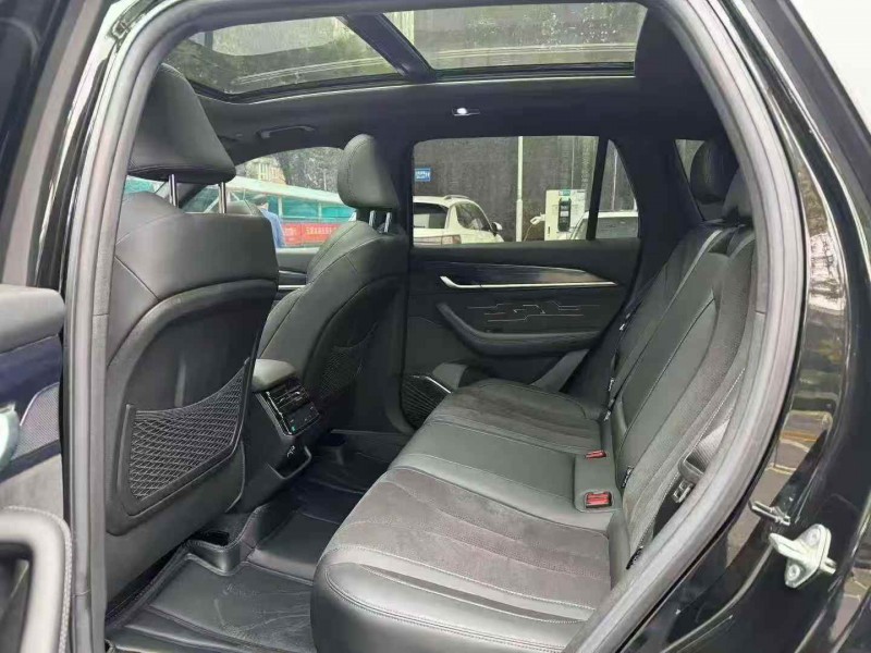 长沙25年吉利星越8