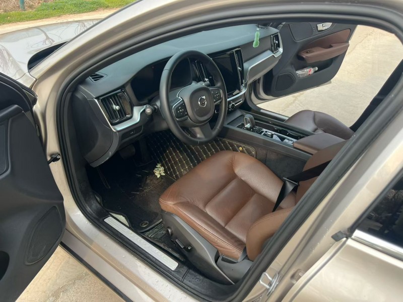 徐州23年沃尔沃S60L6