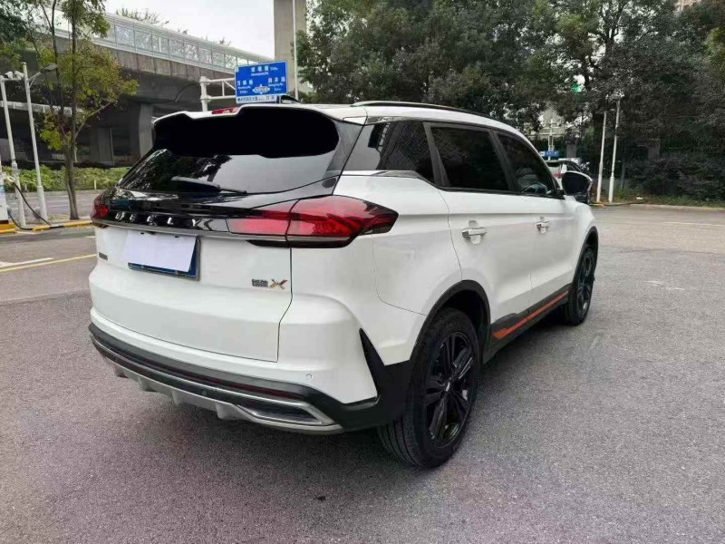 长沙21年吉利博越4