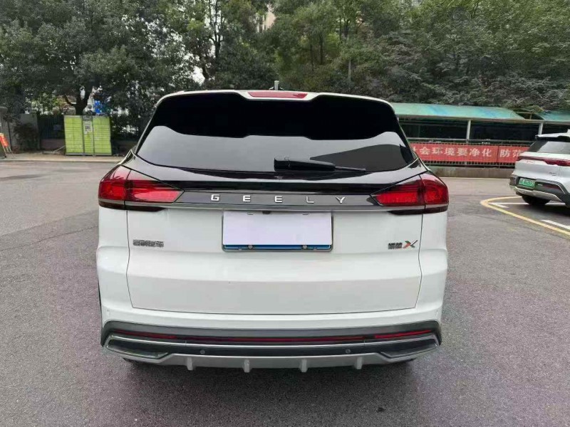 长沙21年吉利博越5