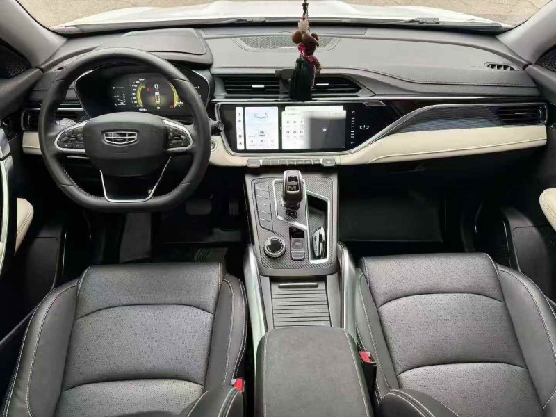 长沙21年吉利博越9