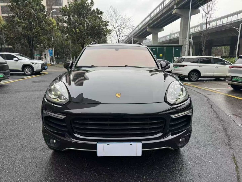 长沙17年保时捷卡宴1