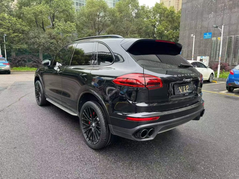 长沙17年保时捷卡宴6