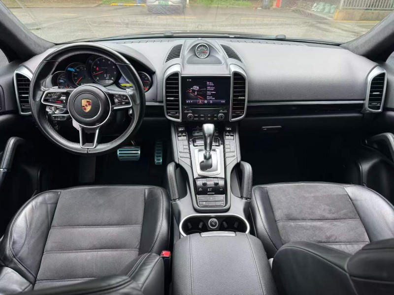 长沙17年保时捷卡宴9