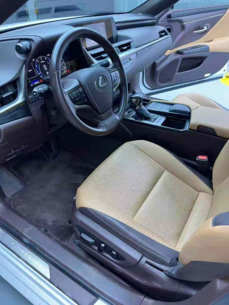 惠州21年雷克萨斯ES6