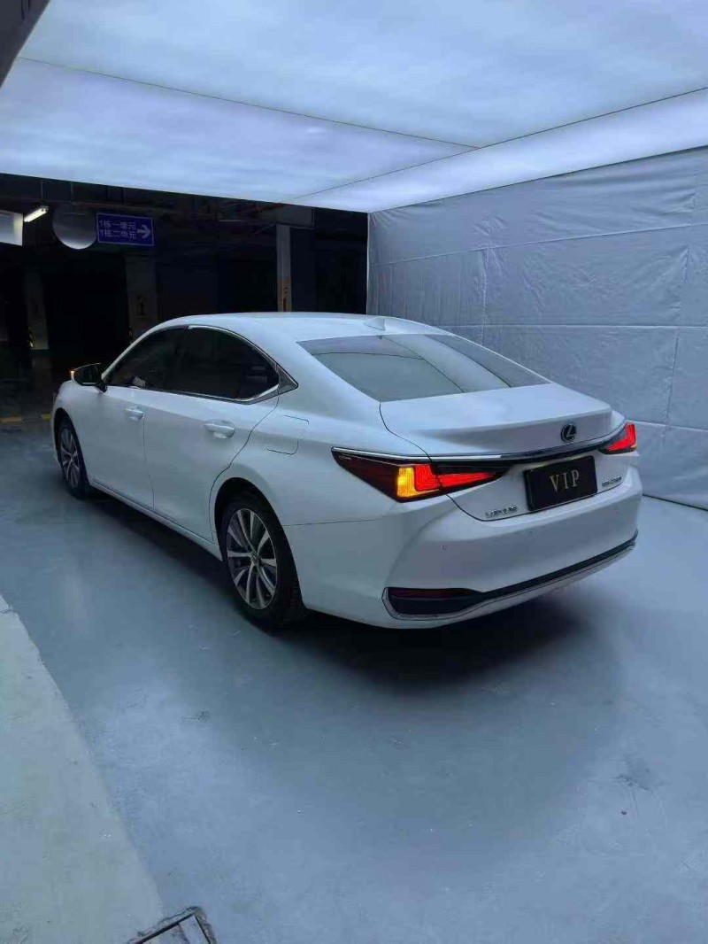 惠州21年雷克萨斯ES7