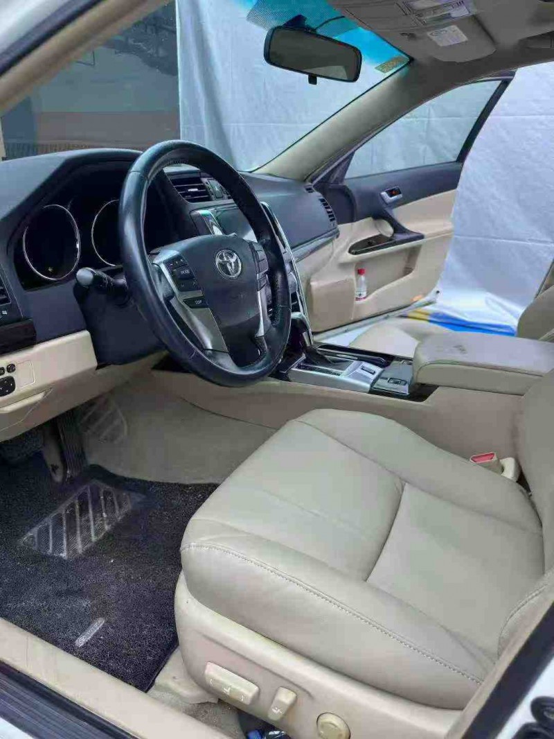 惠州11年丰田锐志4