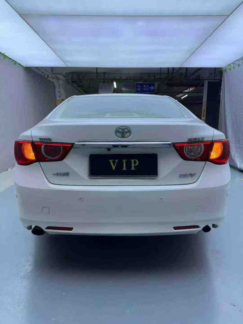 惠州11年丰田锐志8