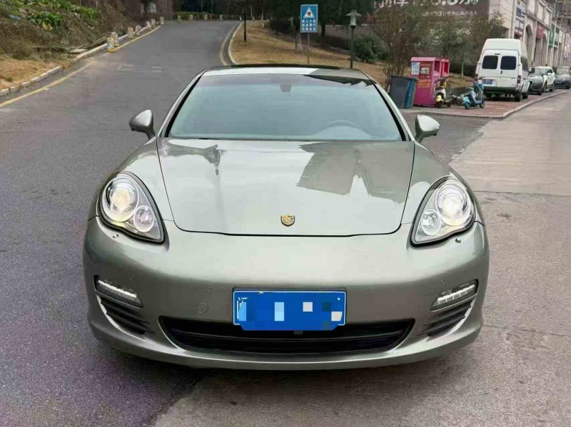 厦门13年保时捷帕拉梅拉1