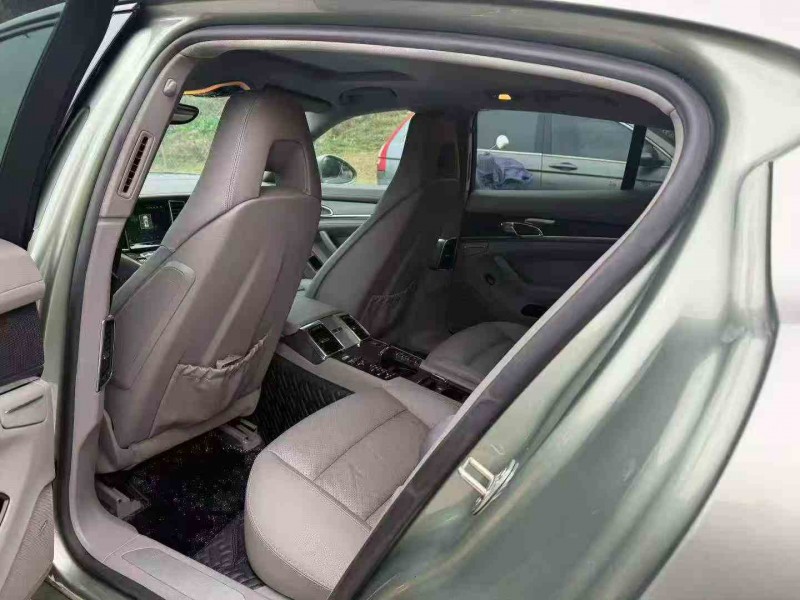 厦门13年保时捷帕拉梅拉5