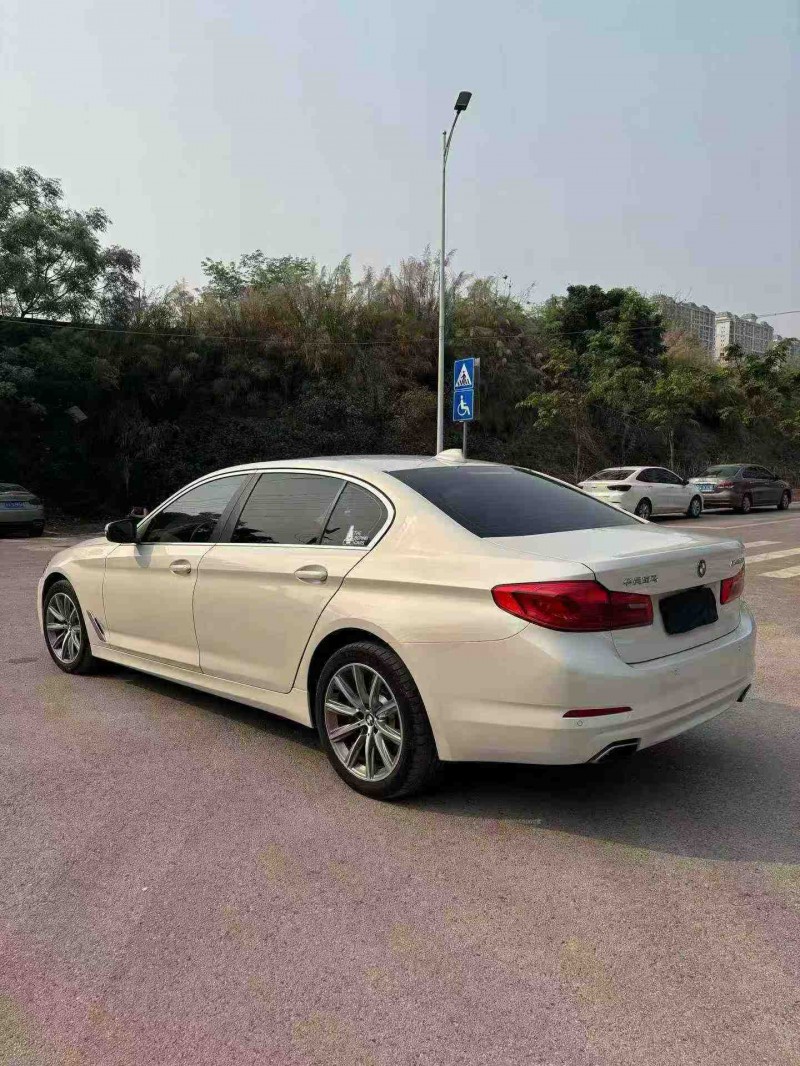 南宁18年宝马5系8