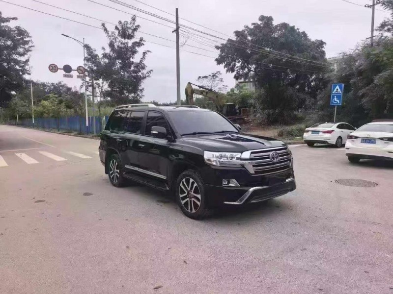 南宁19年丰田兰德酷路泽2