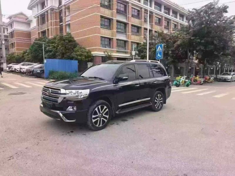 南宁19年丰田兰德酷路泽3