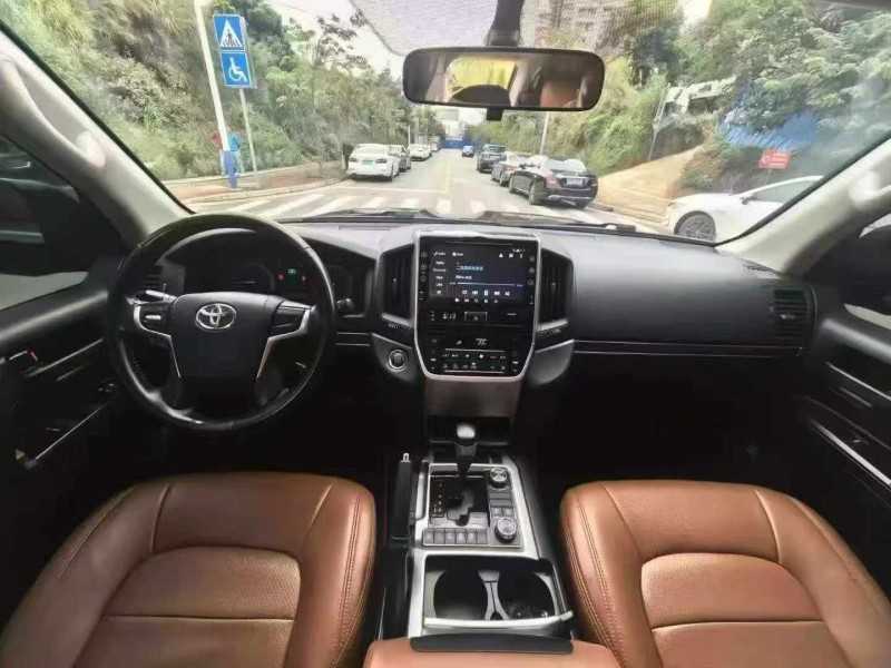 南宁19年丰田兰德酷路泽5