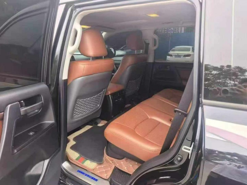 南宁19年丰田兰德酷路泽6