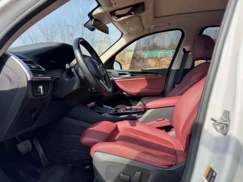 济宁24年宝马IX6