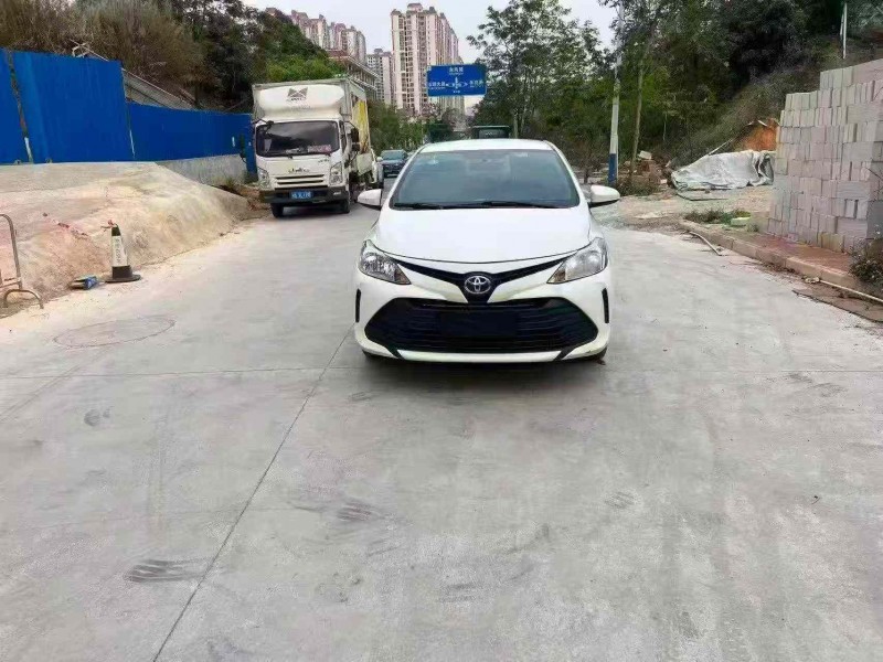 南宁17年丰田威驰1