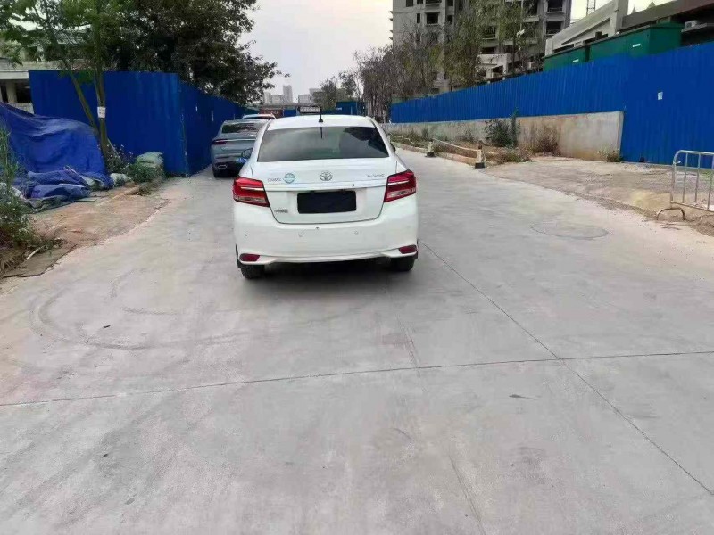 南宁17年丰田威驰8