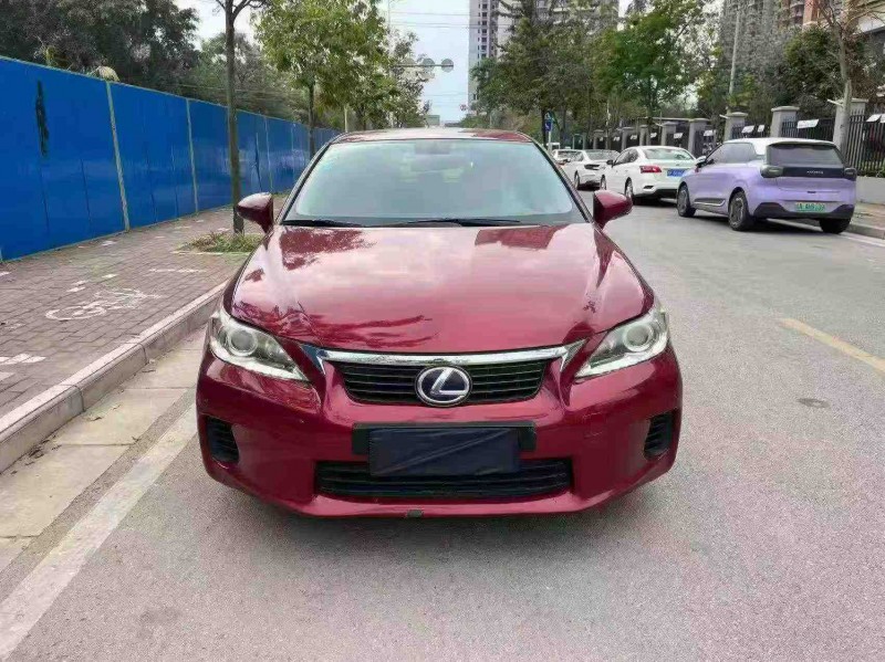 南宁12年雷克萨斯CT1