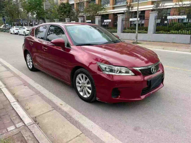 南宁12年雷克萨斯CT2