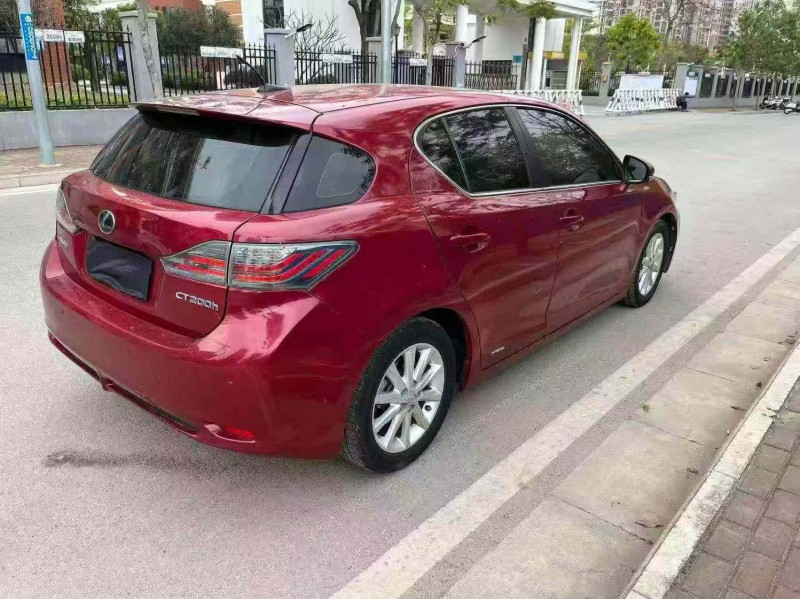 南宁12年雷克萨斯CT7