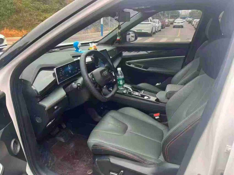 南宁24年吉利博越4