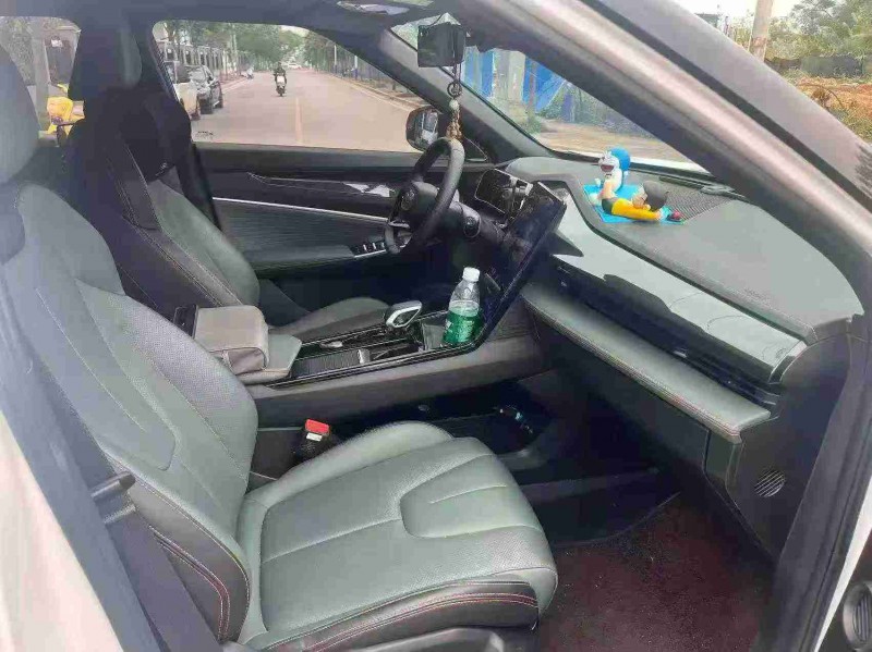 南宁24年吉利博越6