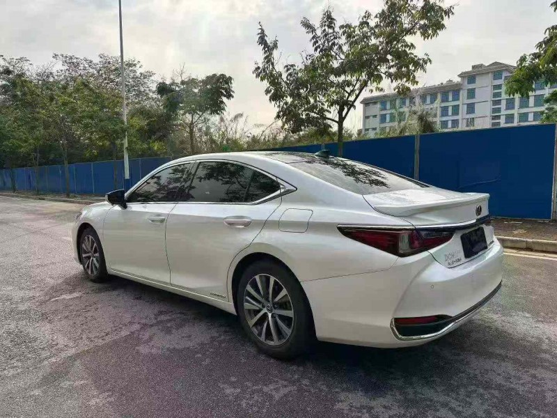 南宁20年雷克萨斯ES8