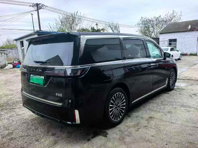 苏州26年岚图汽车梦想家6